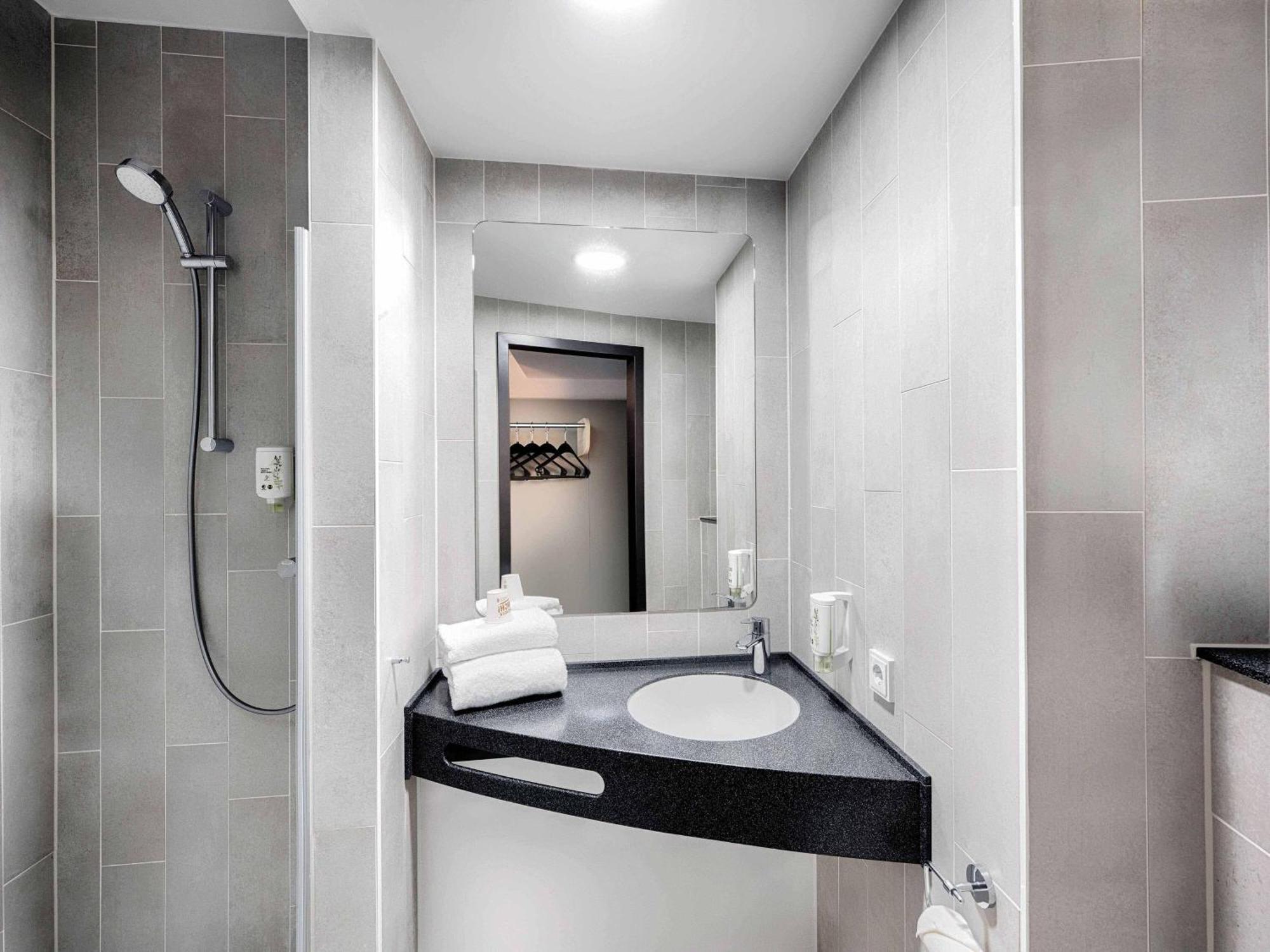 Triple Room,1758261869:JPEG